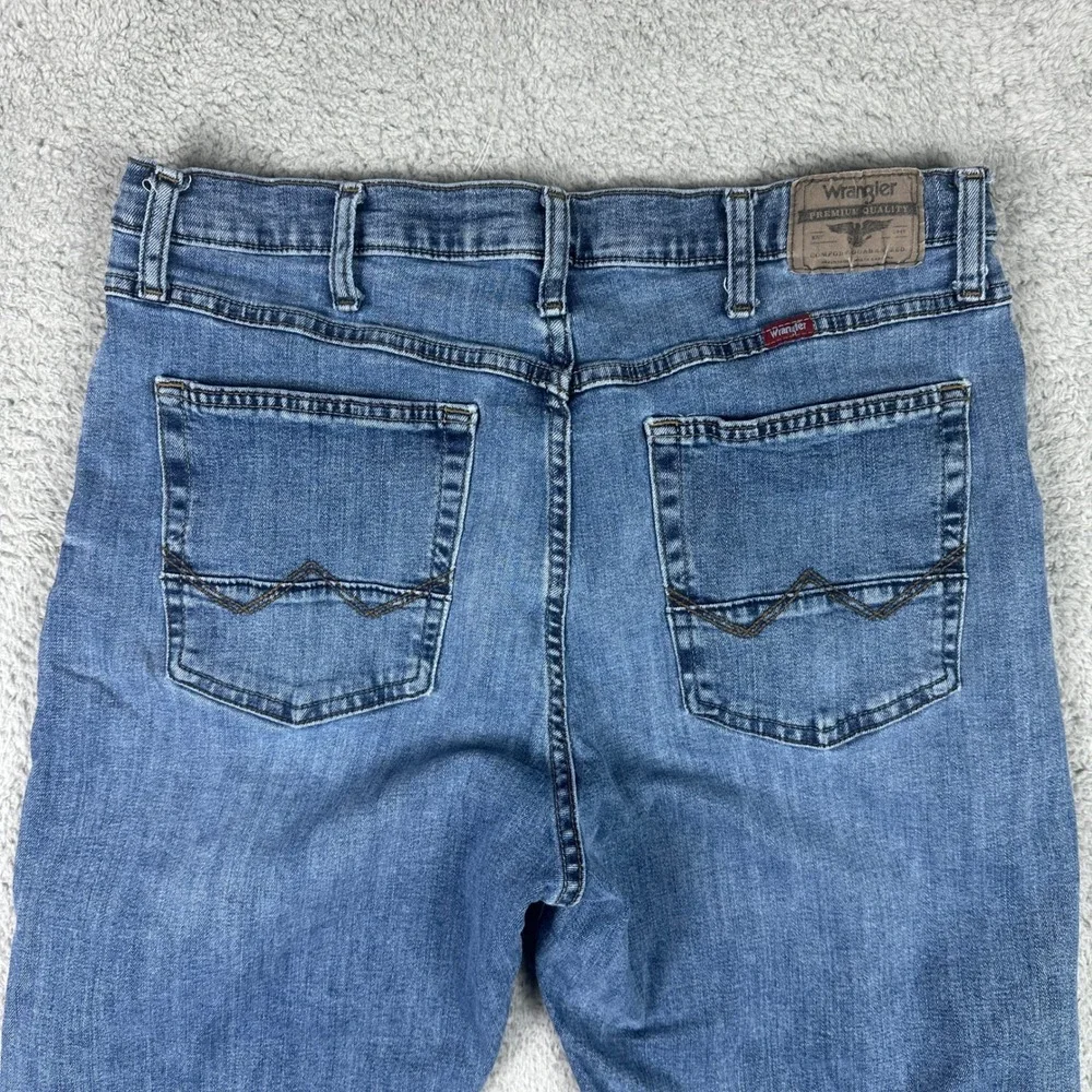 Wrangler Relaxed Boot Jeans Mens 36x34 (Fits 33x32) Blue Denim Stretch